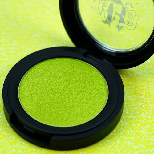 metalcrush_love_katvond_katvondmakeup_katvondeyeshadow_katvondbeauty_kvd_electricwarrior_eyeshadow_green_lime_makeup_igmakeup_instamakeup_cosmetics_beauty_beautyaccount